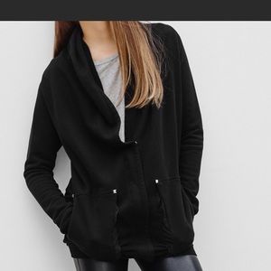 Aritzia Rousseau Sweater+Aritzia T-shirt